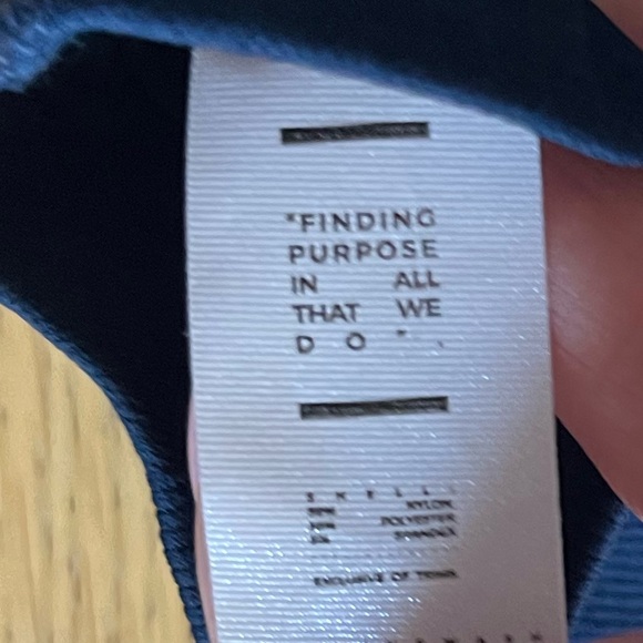 HOUSE iD Seamless Legging Sz Small Navy NWT *SOLD OUT* - Picture 6 of 9